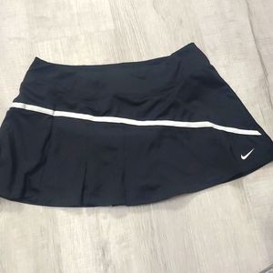 Nike dri fit tennis skirt Size Medium